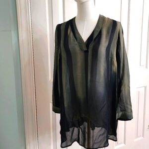 Q' Neel Clothing- Elegant Black and Green Women's Top - Size 8